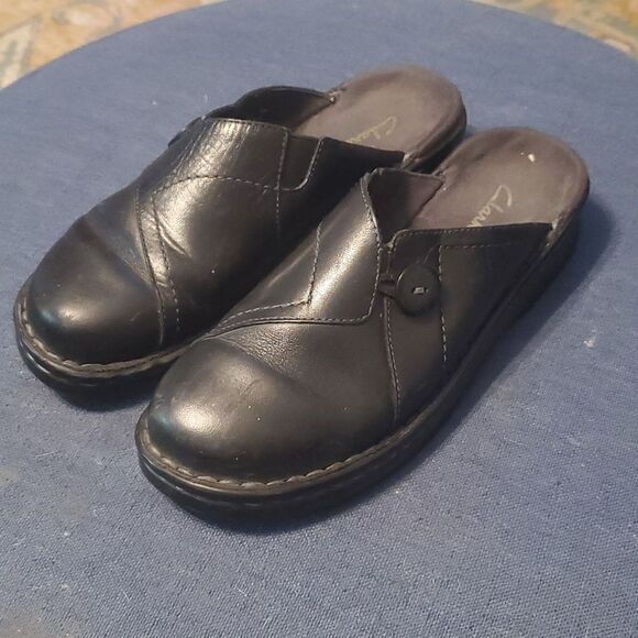 Clarks Womens Black Leather Slide Mules Size US 6-M Shoes - Picture 1 of 8